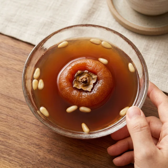 cinnamon-persimmon punch (수정과)